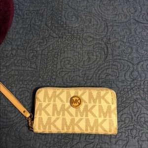 Micheal Kors Wallet